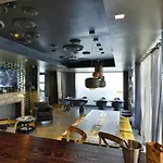Aparthotel Elite & 4*