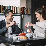Aparthotel Elite & 4*