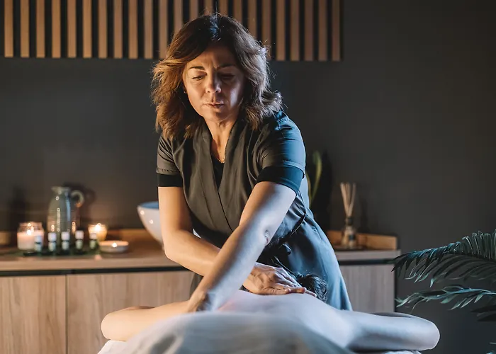 Elite & מלון דירות 4*