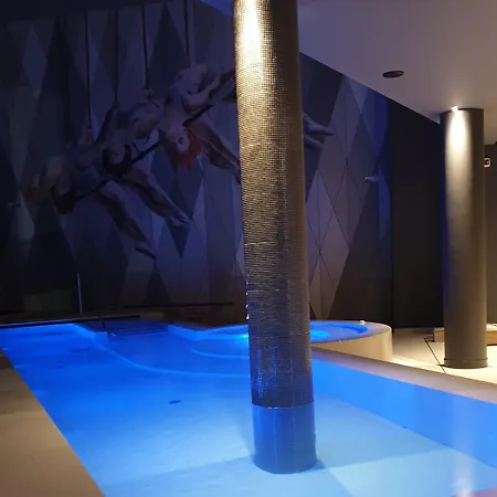 Elite & Hotel apartamentowy 4*