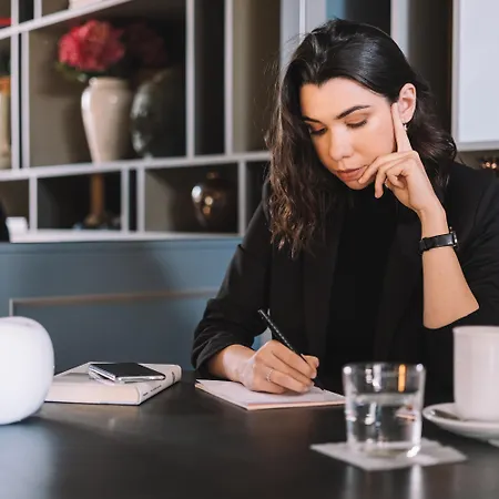 Ξενοδοχείο με διαμερίσματα Elite & Μέστρε