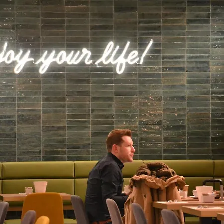 Elite & מסטרה