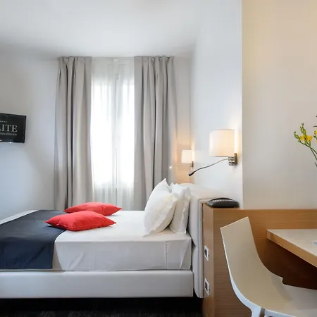 アパートホテル Elite &