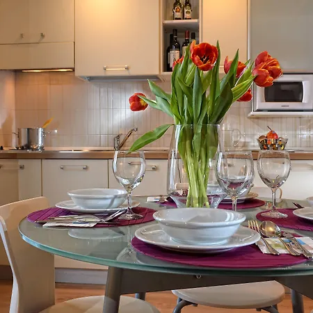 アパートホテル Elite & メストレ