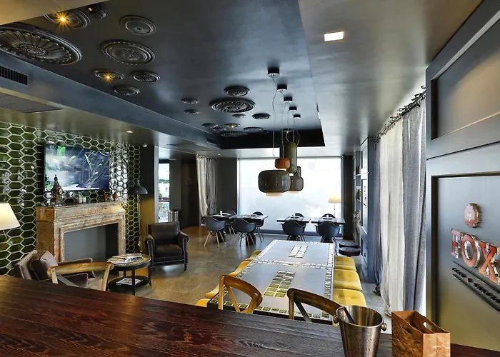 Aparthotel Elite & 4*