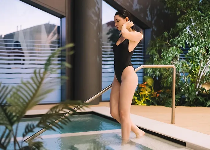 Aparthotel Elite & 4*